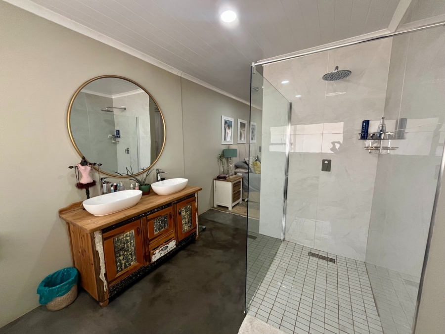 4 Bedroom Property for Sale in Flamwood North West